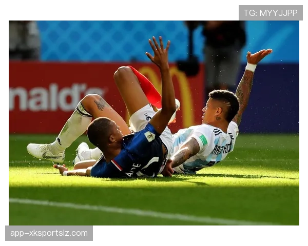 点球双触球到底算不算犯规？规则解读与典型判罚分析