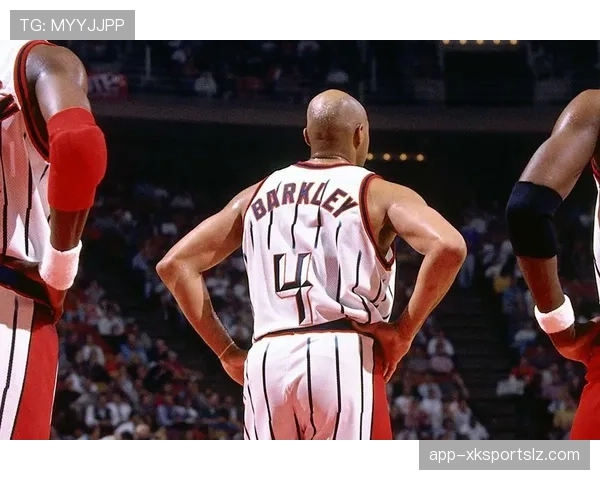 巴克利内线强攻改变对手防守结构